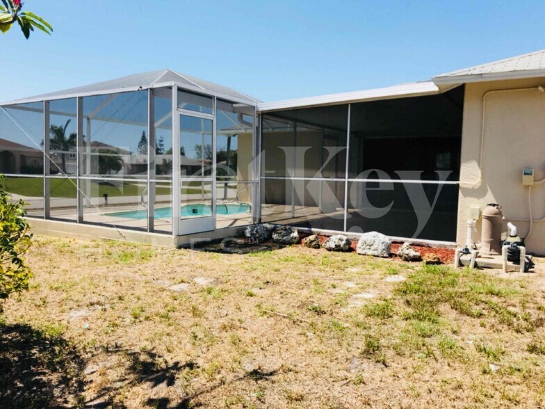 Building Photo - 1016 SW 37th Terrace