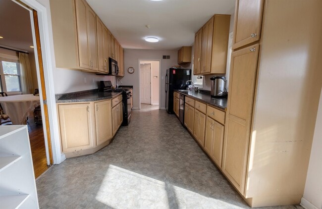 Building Photo - 5454 Brantford Ave