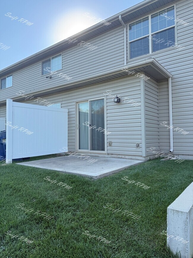 Building Photo - 2211 Burningwood