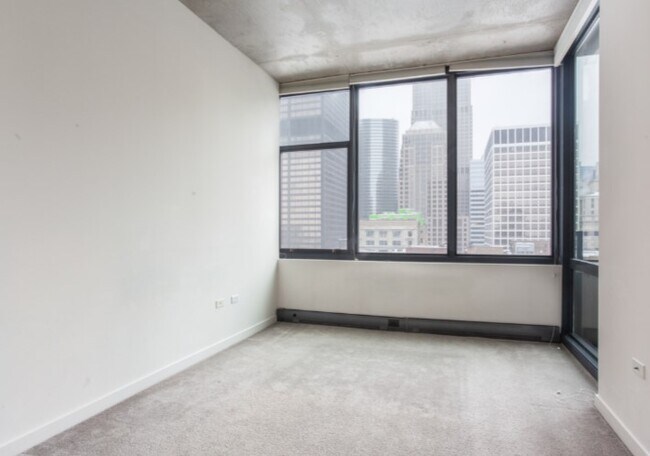 Building Photo - 235 W Van Buren St