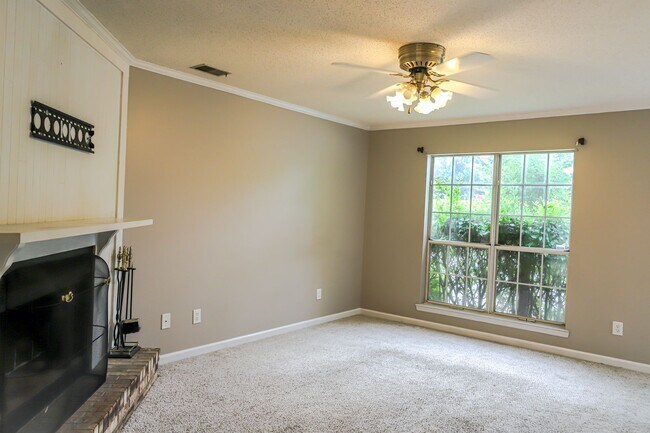 Building Photo - 2 Bedroom Townhome in Augusta!