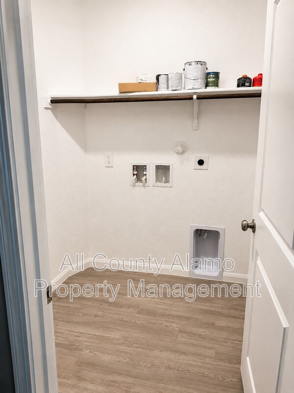 Building Photo - 4327 Southton Loch