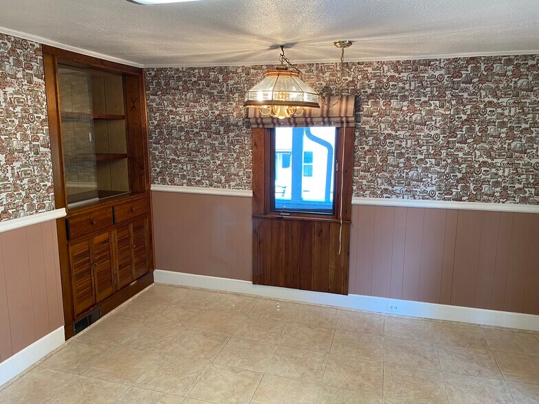 kitchen - 210 Center St