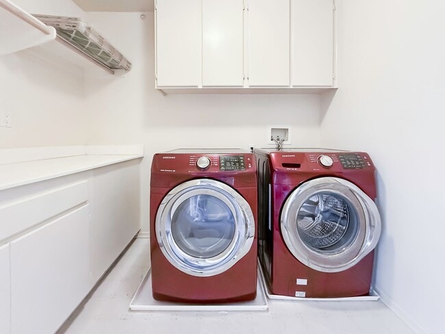 Building Photo - AVAILABLE NOW! 4 BED / 3 BATH TEMEKU HILLS HOME FOR RENT! LARGE BACKYARD + AMENITIES GALORE!