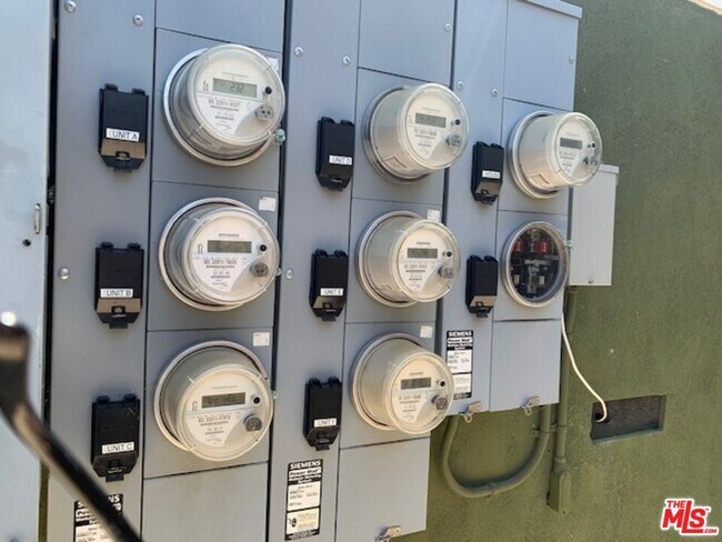 Building Photo - 1112 Ocean Park Blvd