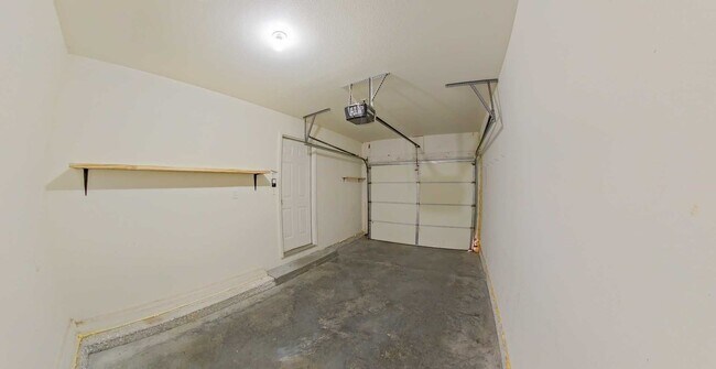 Building Photo - Backyard Deck + Attached Garage + Pet Friendly + Washer and Dryer Included! Available January Now!