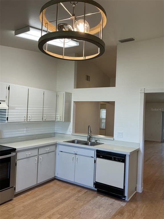 Building Photo - 5821 Taywood Dr