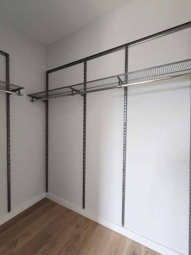 Building Photo - Beautiful 3-Bed, 3.5-Bath Townhome in Tamp...