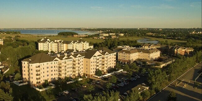 Building Photo - 10 Seaport Dr
