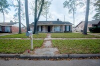 Building Photo - 1910 Cobble Creek Dr