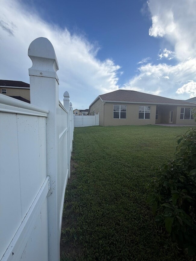 Building Photo - 4576 Barbados Loop