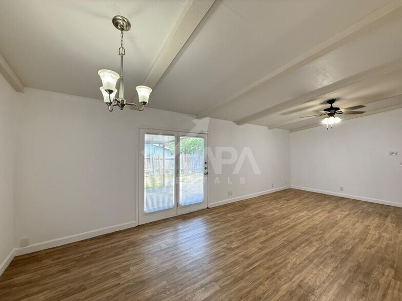 Building Photo - 6707 Cypress Lake Dr