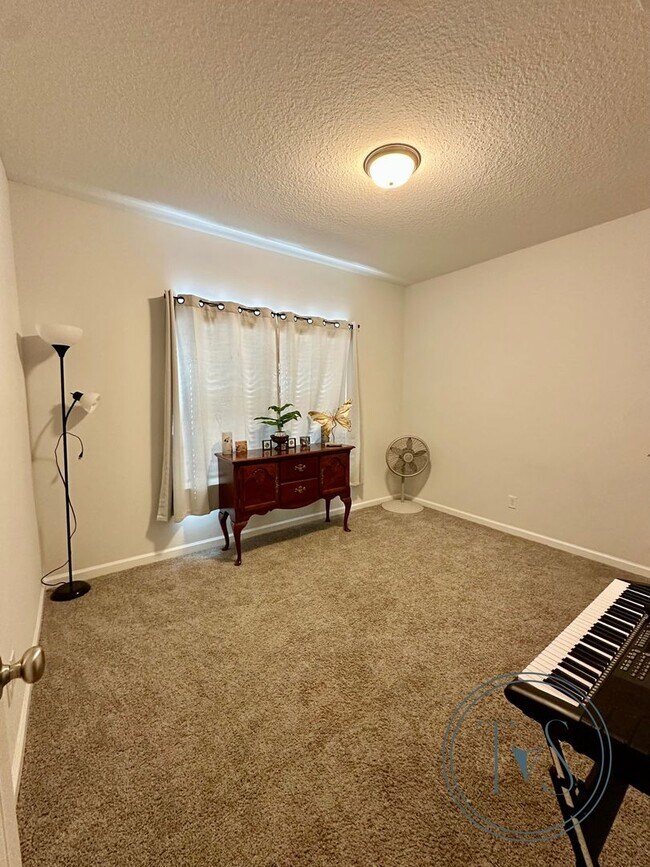 Building Photo - SPRING MOVE-IN SPECIAL: $1000 OFF 1ST MONT...