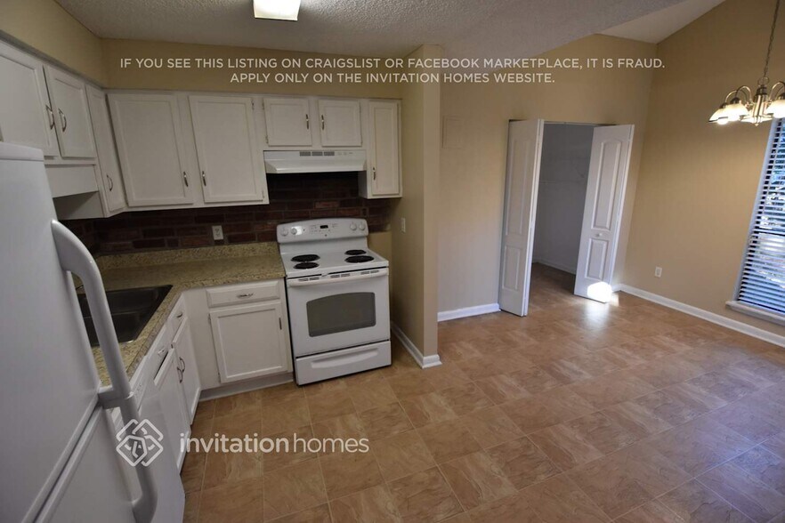 Building Photo - 3381 Maiden Voyage Cir S