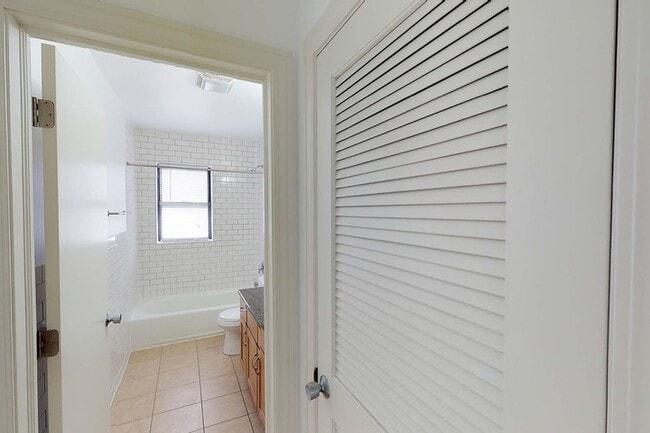 Floorplan - 5400-5408 S. Ingleside Avenue