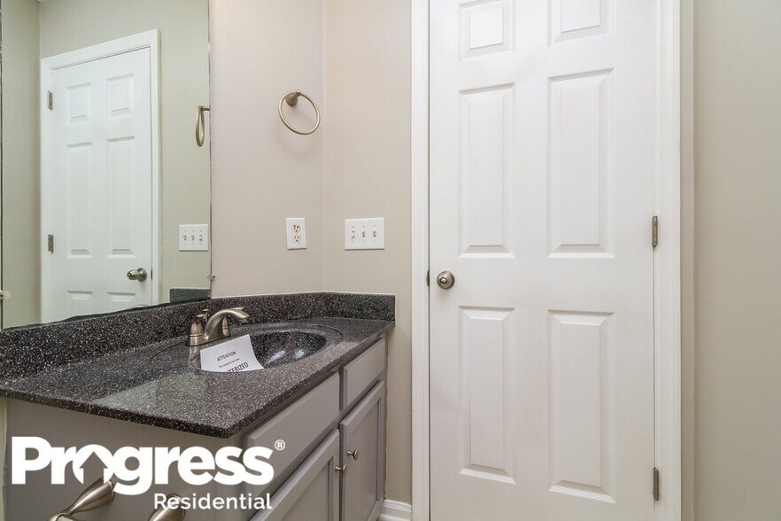 Building Photo - 914 Celeste Ct