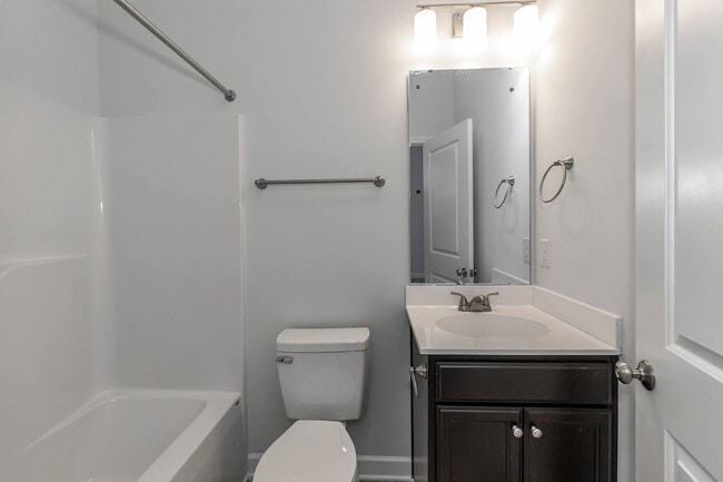 Building Photo - BEAUTIFUL Two Bedroom Home!