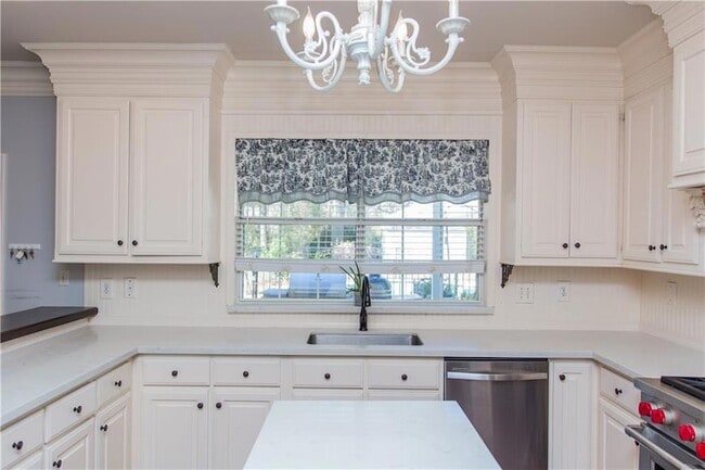 Building Photo - 118 Fox Run Dr