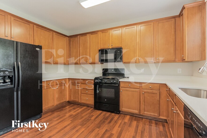 Building Photo - 2607 Winding River Dr