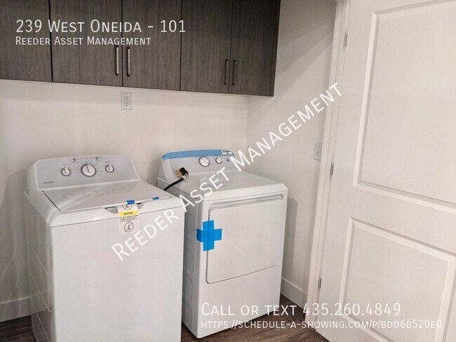 Building Photo - 239 West Oneida-101