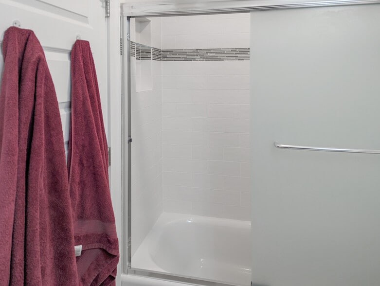 Another view of the common-area bathroom - 22 Reed St