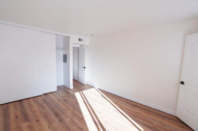 Building Photo - 9647 Spyglass Ave