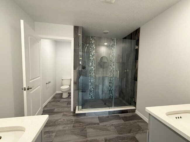 Building Photo - Waterfront 3 bedroom townhome with dock!