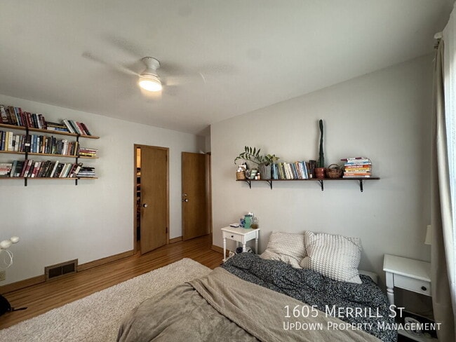 Building Photo - 1605 Merrill St