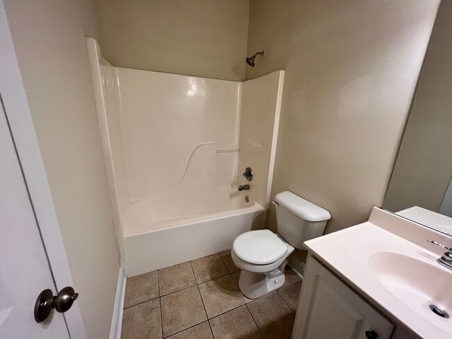 Building Photo - PRE-LEASING FOR AUGUST 2026!