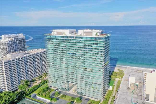 Building Photo - 10201 Collins Ave
