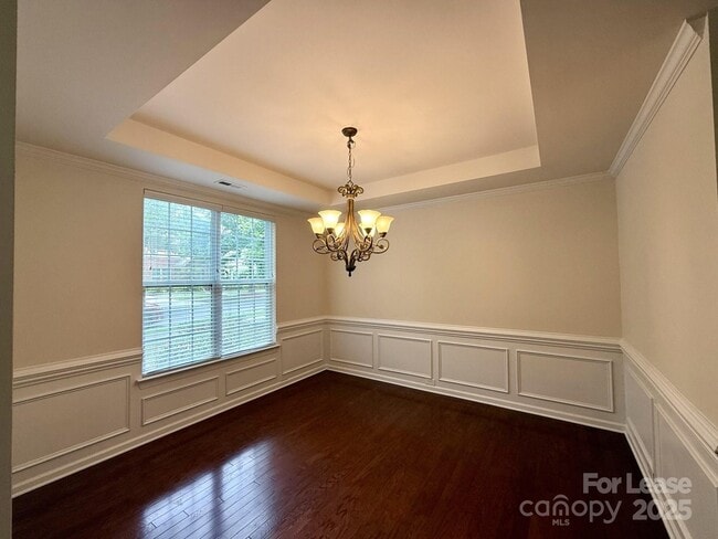 Building Photo - 1304 Ridgehaven Rd