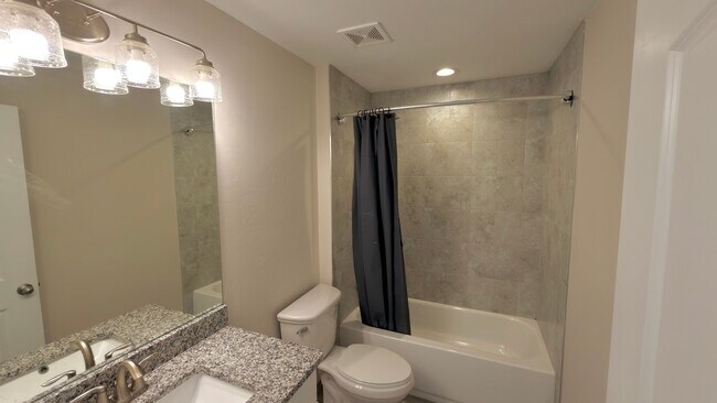 Building Photo - 2920 NW 4th Pl