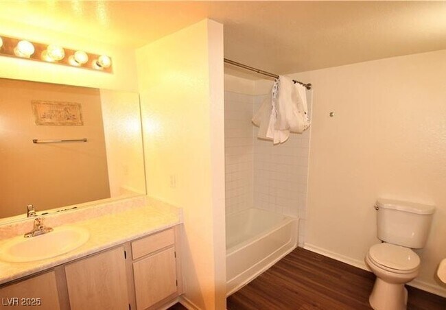 Building Photo - 555 E Silverado Ranch Blvd