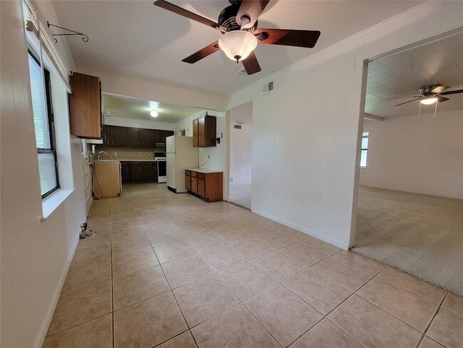 Building Photo - 3023 Gus Thomasson Rd