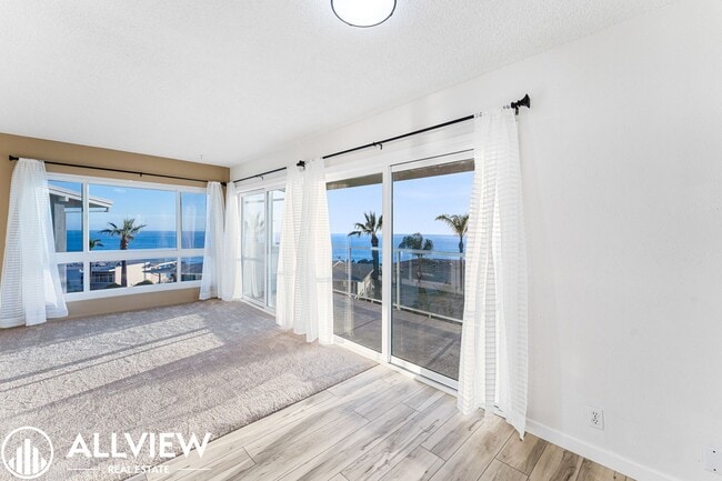 Building Photo - Stunning Ocean Views! 1 Bedroom Condo Avai...