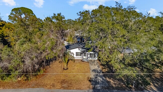 Building Photo - 229 Bonita Rd