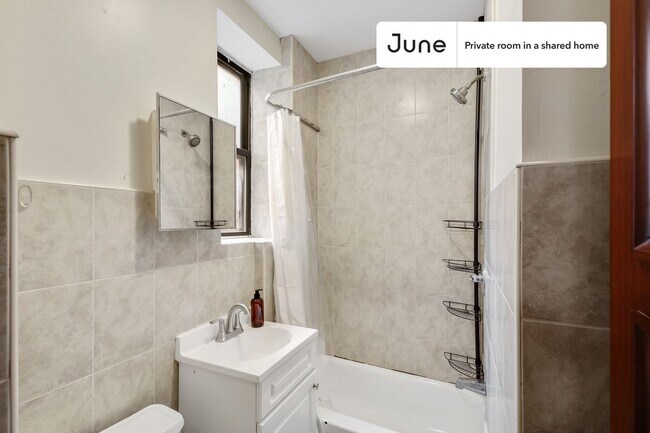 Building Photo - Room in Shared 3 bed/1 bath home