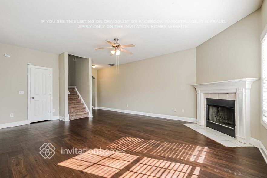 Building Photo - 2076 Barberry Dr