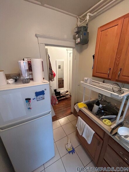 Building Photo - 143 Park Dr