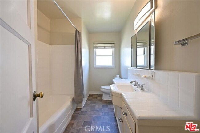 Building Photo - 11061 Ohio Ave Ave