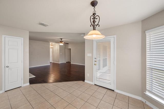 Building Photo - 1513 Millbrook Dr