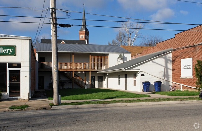 Building Photo - 125 W Dunklin St