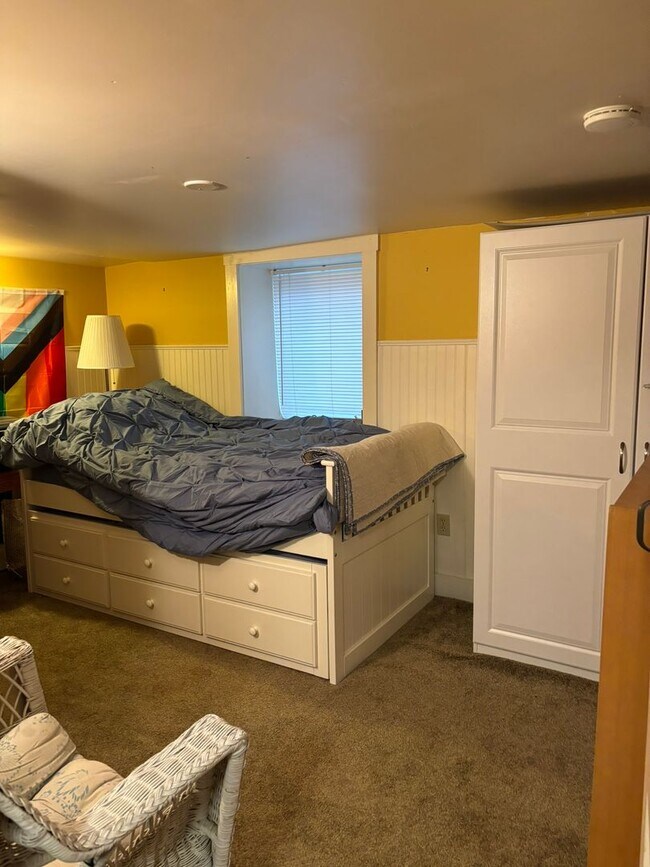 Building Photo - 421 W Lamme St