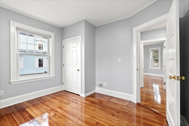 Building Photo - 279 Belmont St