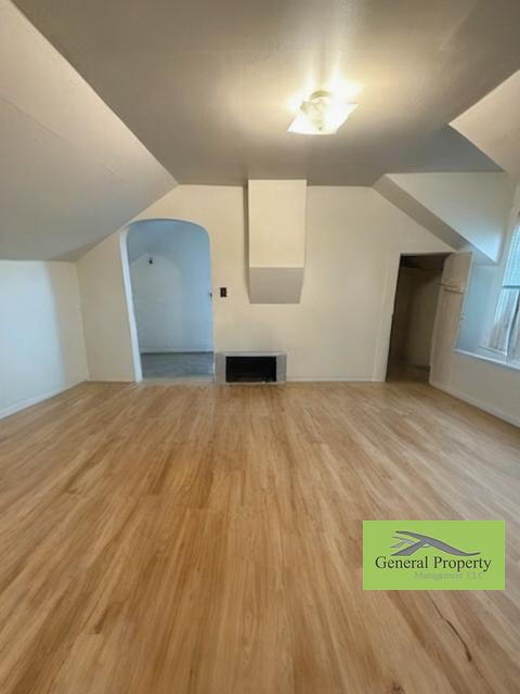 Building Photo - Spacious 1 Bedroom Unit