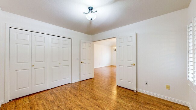 Building Photo - 7971 Oakmont Dr