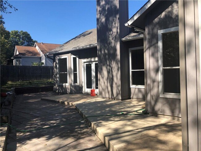 Building Photo - 2203 Tanglevine Dr