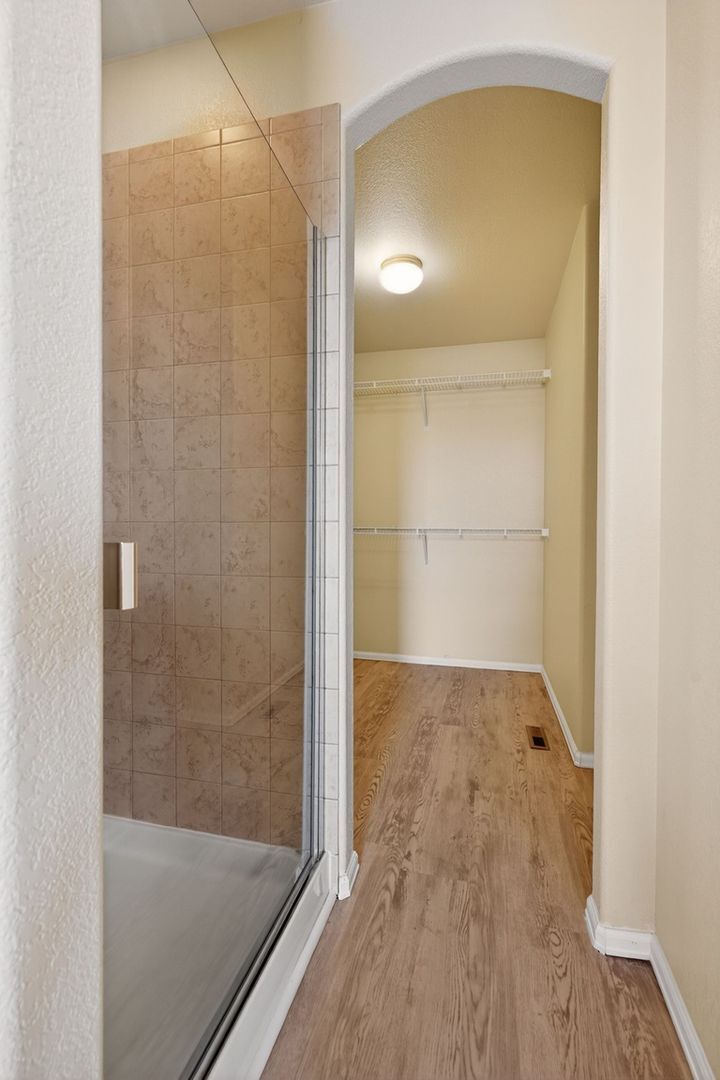 Building Photo - 10202 Silver Stirrup Dr