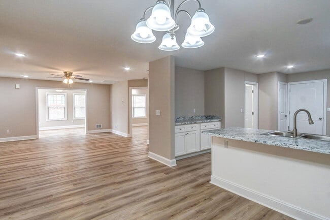 Building Photo - 182 Garden Gate Dr