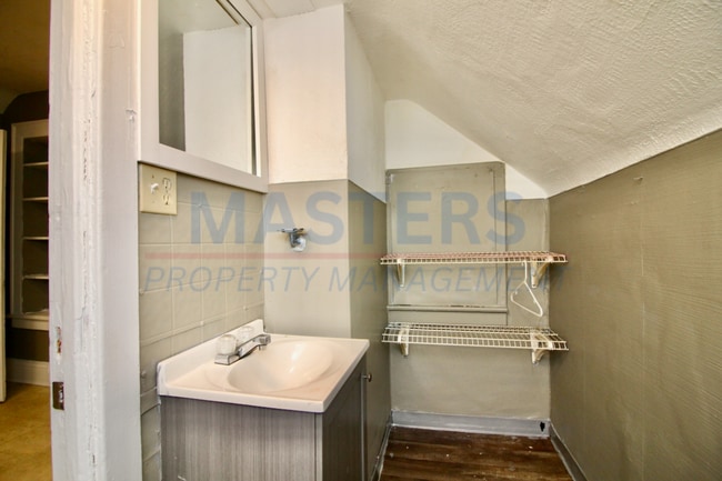 Building Photo - 2563 Foraker Ave